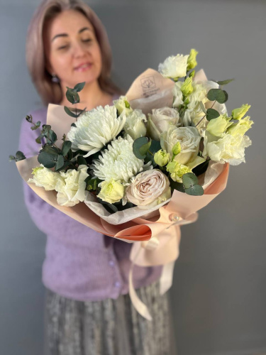 Букет Розовое счатье с хризантемой